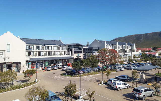 Whale Coast All-Suite-Hotel