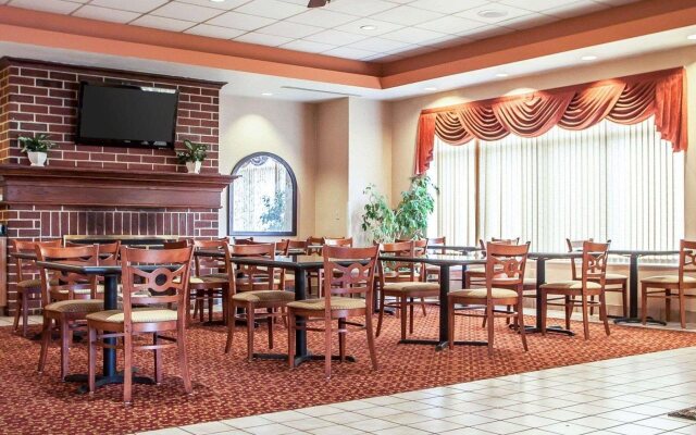 Quality Suites Milwaukee Airport