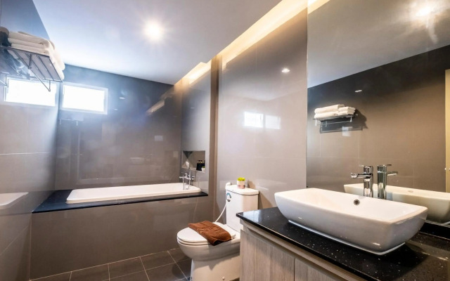 Sinsuvarn Airport Suite
