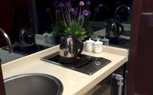 Tamrac International Apartment