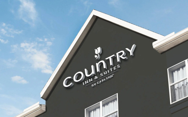 Country Inn & Suites by Radisson, Chippewa Falls, WI