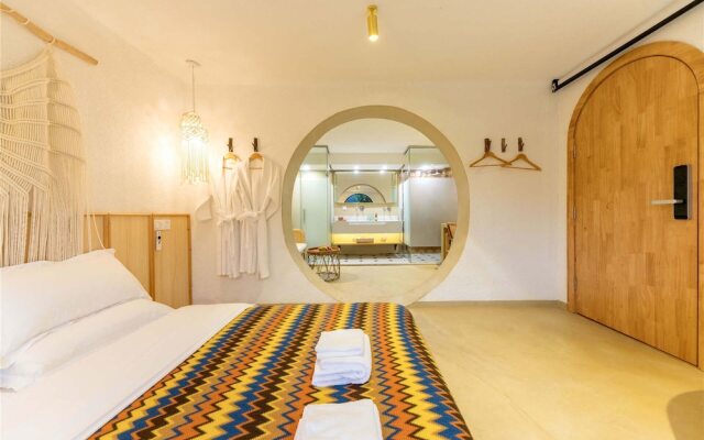 Distant Mountain Guesthouse