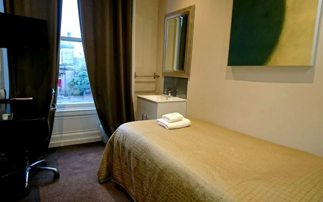 Thrums Hotel