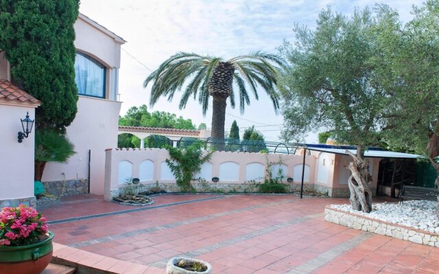 Villa With 5 Bedrooms in El Mas Fumats, With Private Pool, Enclosed Ga