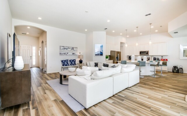 Solterra - 6136 Broad Oak Drive