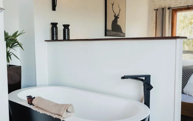 Secluded Oceanfront - Upstairs