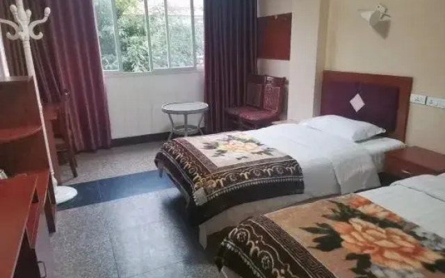 Yuechi Famous City Hotel