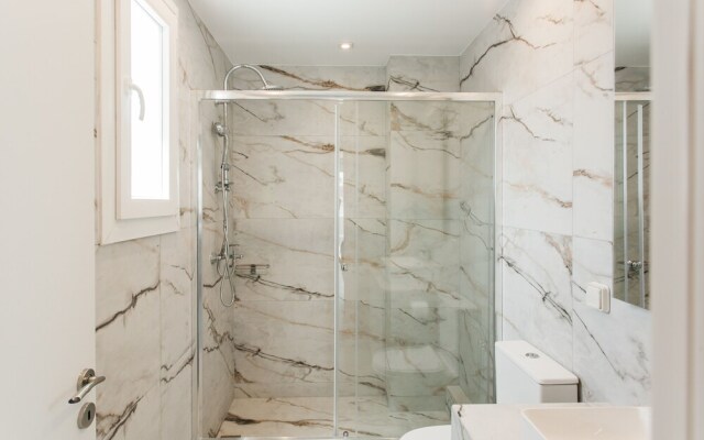 WYZ Athens Apartments by UPSTREET