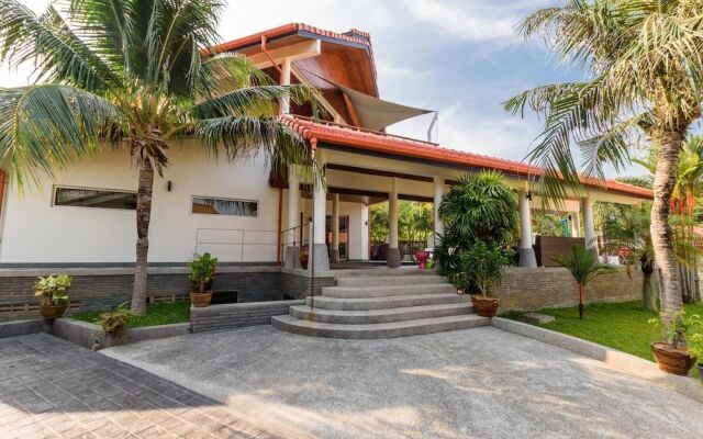 Amber Pool Villa in Rawai