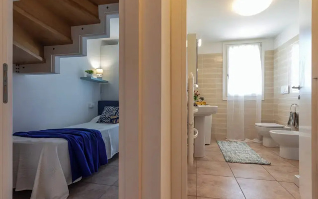 Comfy Apartment With Shared Pool