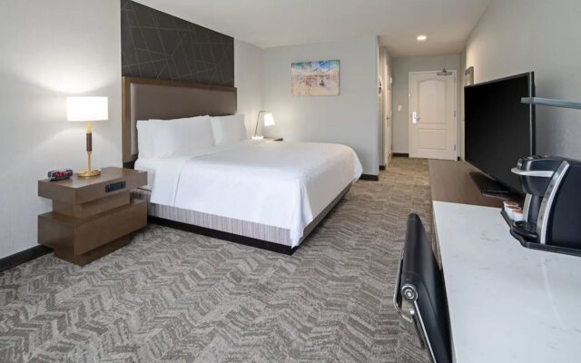 Best Western Valencia/Six Flags Inn & Suites