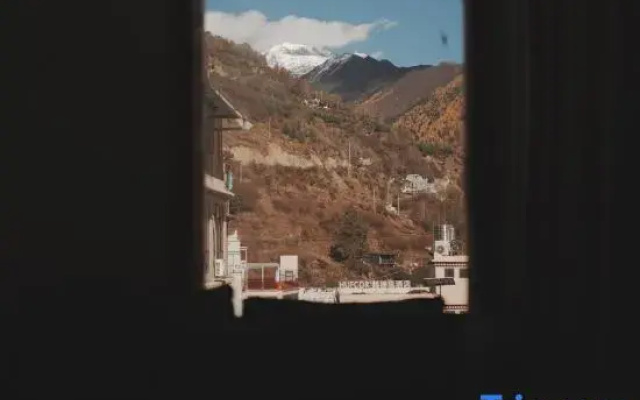 Qudeng Mountain Residence Homestay (Siguniang Mountain Changping Valley Scenic Area)
