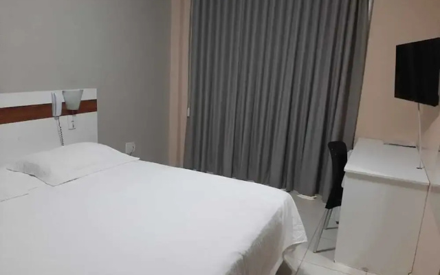 Amazon Plaza Hotel