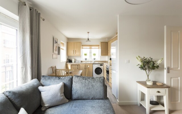 The Rectory Apartment + Free Parking