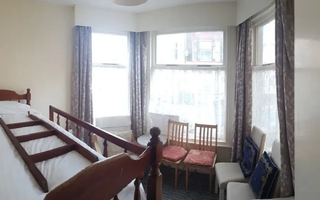 4 Berth, Ground Floor Flat, Apsley 1