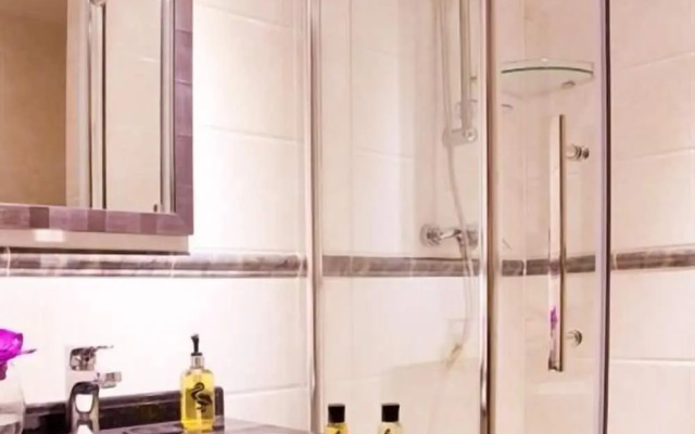3 Bedroom House In Heart Of Stoke Newington
