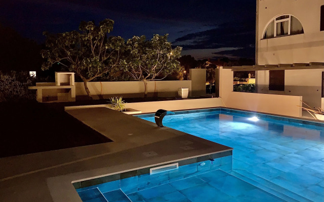 Apartments And Rooms Midnight Banjole