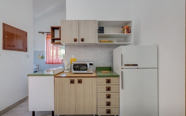 Beachfront apt at Exclusive Location Near Center