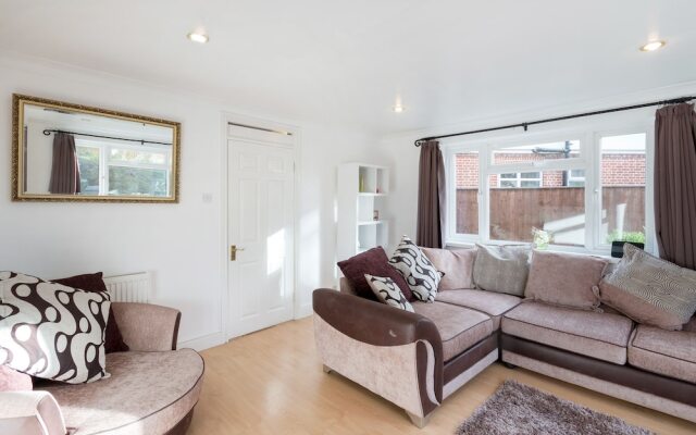 Sulston Lodge 3-Bedroom House