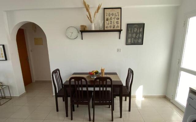 2 Bedroom Roof Terrace & Sea View Apartment
