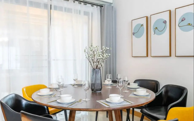 Locals Boutique Apartment ShijichengNo11