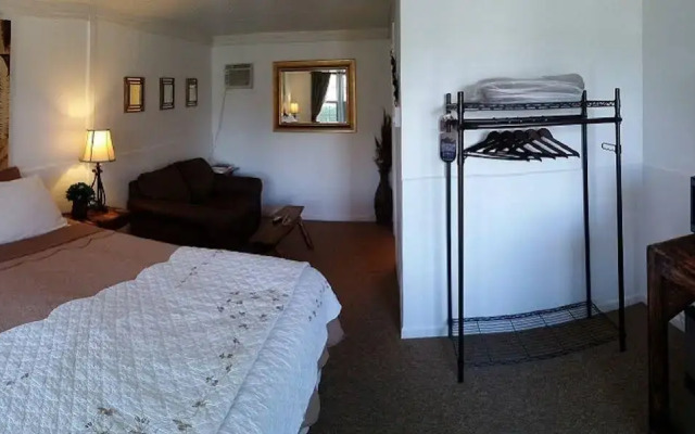 Kalispell Hilltop Inn