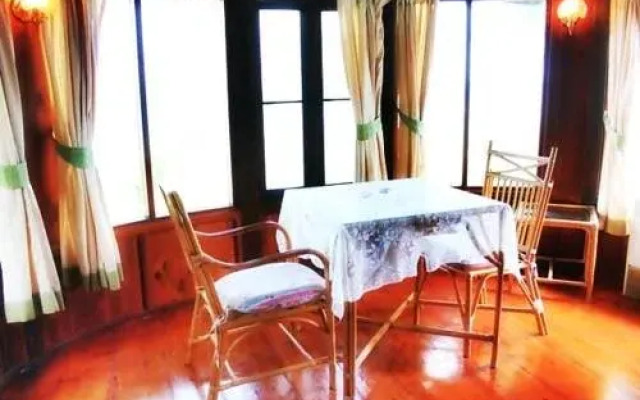 Aunchaleena Beach Front Resort