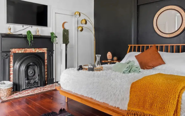 Prime Location Clean Top Rated Free Parking