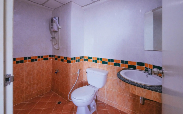 Golden House @ Onnut Station