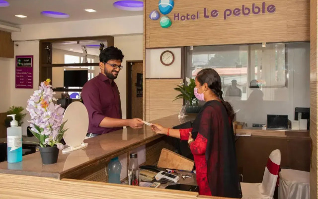 Vits By Spree Hotels Le Pebble