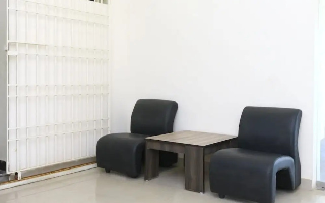 OYO 2612 Hotel Fiesta House