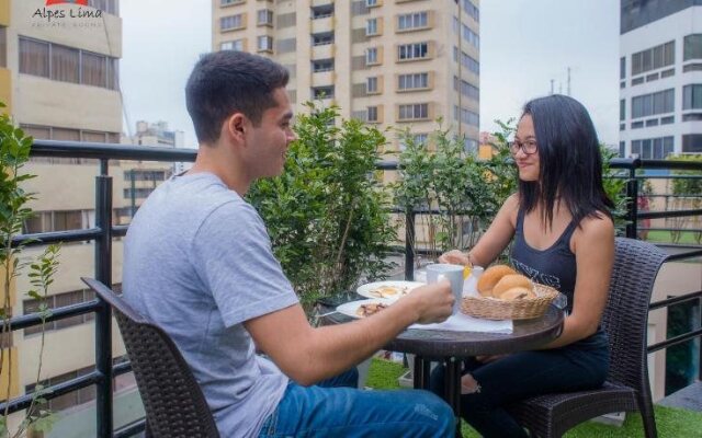 Hostal Alpes Lima