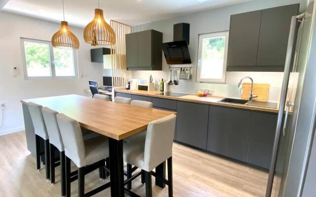 T4 climatisé, avec jardin et parking - au calme