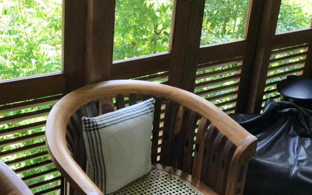 Villa Sooriya Weaving