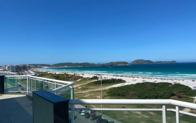 Apto 2 quartos com AR Cond, prédio frente p/ praia