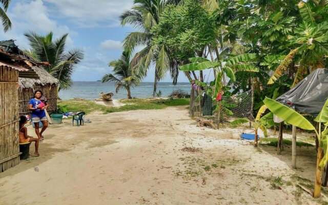 San Blas Private Oceanfront Cabin