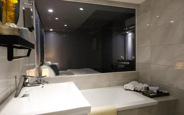 Giant Rich Hotel