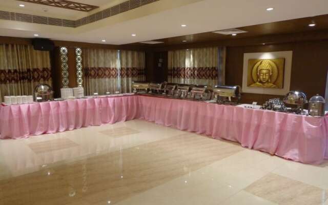 Hotel Ashwa Park