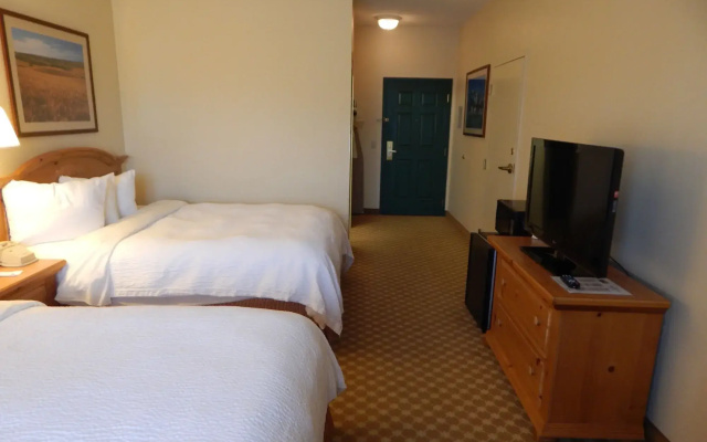 Lancaster Inn and Suites