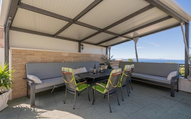 Amazing Home in Tucepi With Wifi and 4 Bedrooms