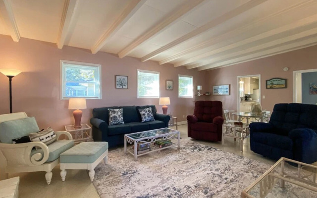 Coastal Breezes 4 Bedroom Home