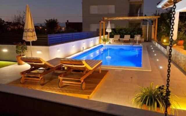 Apartments Guc