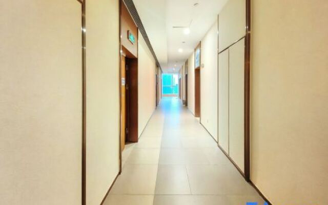 Star Theme Apartment (Guangzhou Panyu Tianhe Chengnancun Wanbo Metro Station)