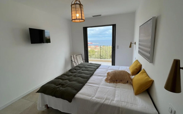 Superb Villa With Pool and sea View