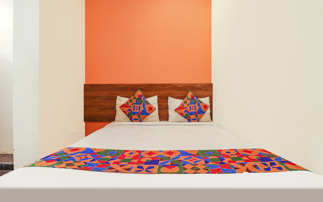 Fabexpress Simra Relax Inn
