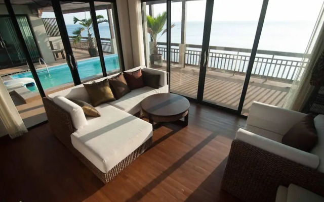 Penn Sunset Villa with Pool 10A