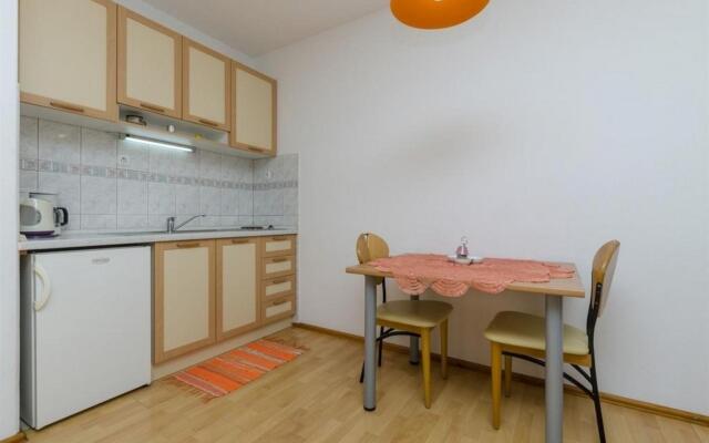 Studio apartment Lemar - parking and barbecue: SA3 Bol, Island Brac