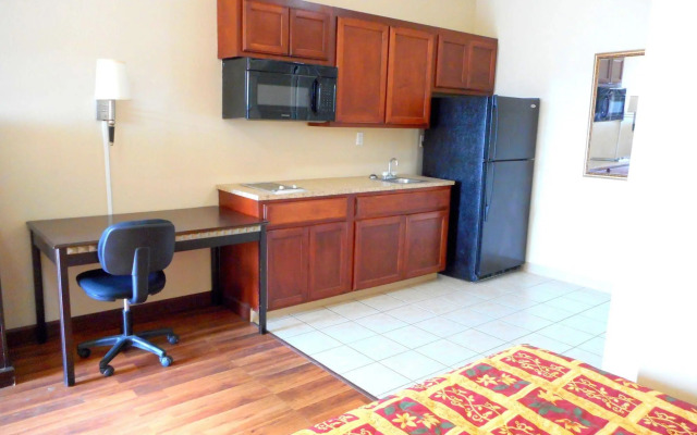 Crossroads Inn & Suites