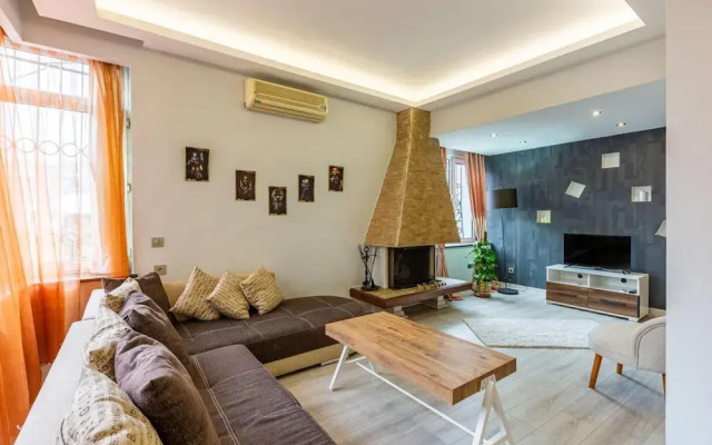 Comfy Flat Near Nisantasi and Taksim in Sisli