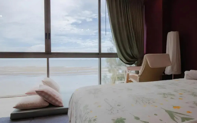 Sandbox frontbeach villa4